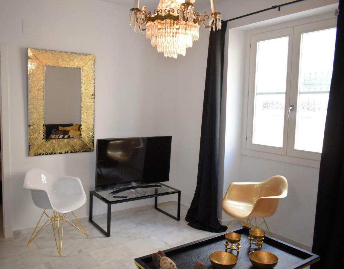 Apartamento Luxury Apartment กาดิซ ภายนอก รูปภาพ